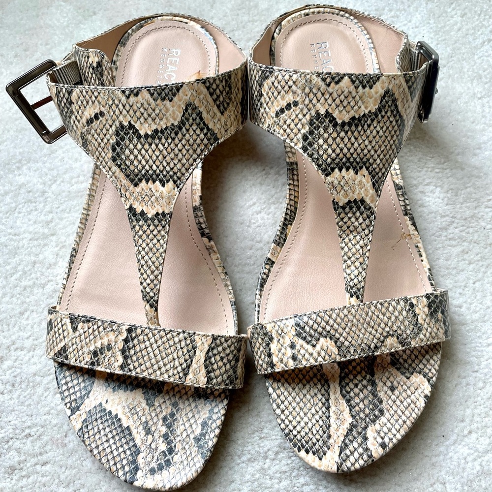 Kenneth Cole Reaction Great Buckle Reptile Print Gladiator Mule Sandals 8.5